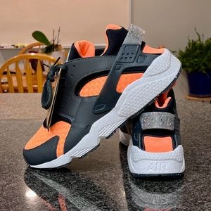 RARE! Nike Air Huarache Crater PRM Black w/Mango Orange DQ5013-001--SIZE 13M!!!